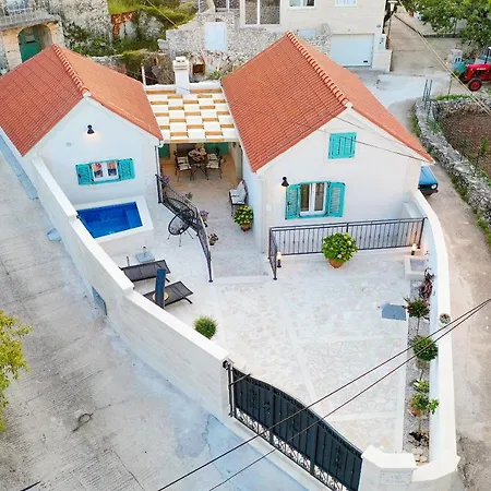 Vila Adriana *
