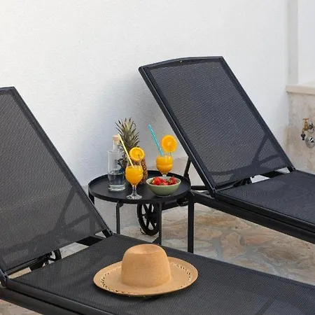 Vila Adriana *